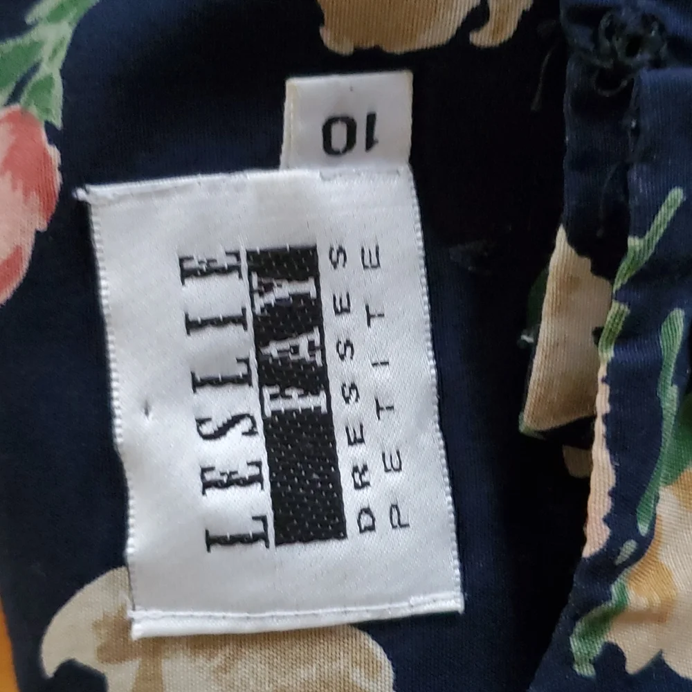 Vintage Floral Shift Dress - Picture 11 of 12